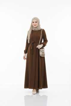 عباية بأكمام مزمومة وربطة خصر (بني)