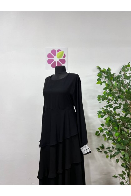 فستان أسود مع دانتل 