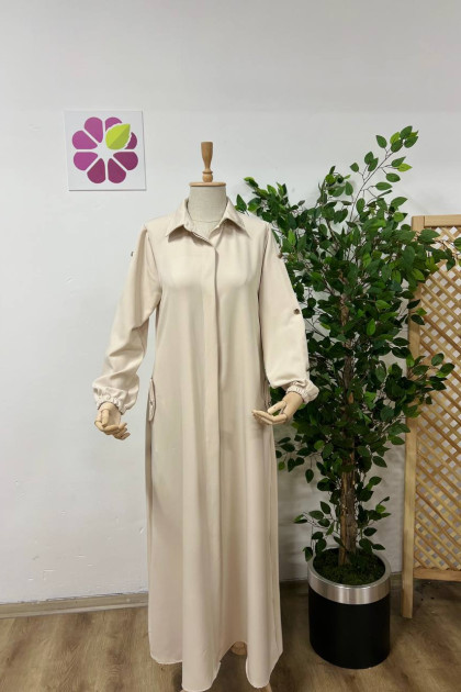 عباية براءة مزينة بأزرار مخفية (بيج)