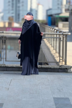 طقم عباية ترتيل مع حجاب مناسب لصيف (اسود ) طقم عباية ترتيل مع حجاب مناسب لصيف (اسود )
