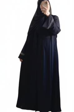 طقم غفران مزين بستراس على الأكمام لون (اسود)