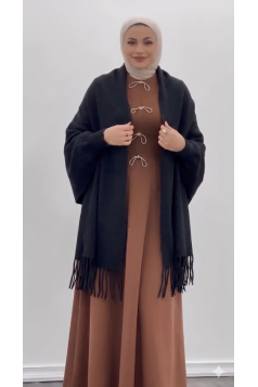 شال شتوي بأكمام (أسود) 4055