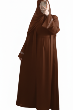 طقم غفران مزين بستراس على الأكمام لون (بني)