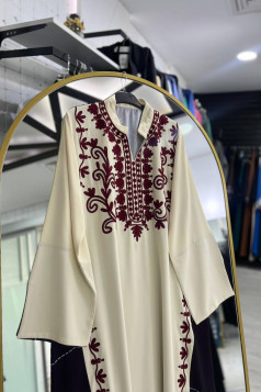 عباية سمر المزينة بتطريز عل الصدر لون (بوردو)