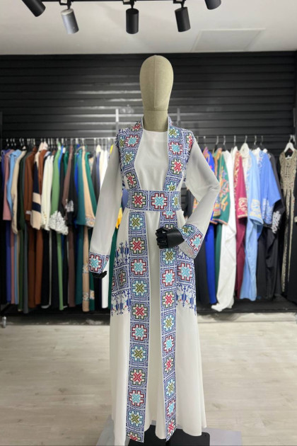 طقم عباية جنان المطرزة مكونة من قطعتين