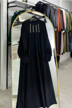 عباية اتيان المميزه بالكرستال المناسبه لموسم الصيف العملية (الاسود ) عباية اتيان المميزه بالكرستال المناسبه لموسم الصيف العملية (الاسود )