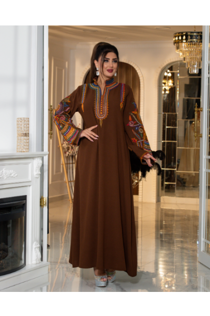 عباية اسيا المزينة بتطريز عل الصدر والأكمام لون (بني)
