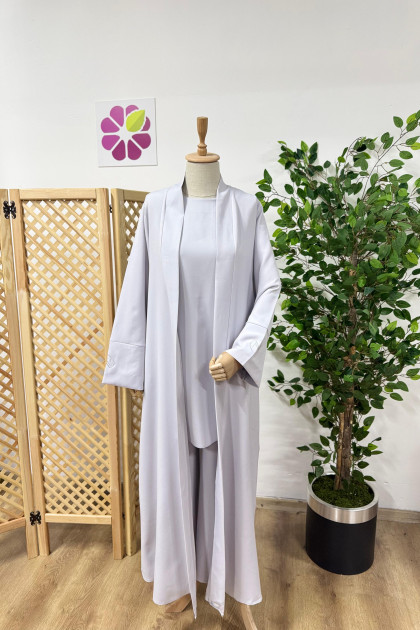 طقم يقين  ، مناسب لجميع المواسم ، لون ابيض 