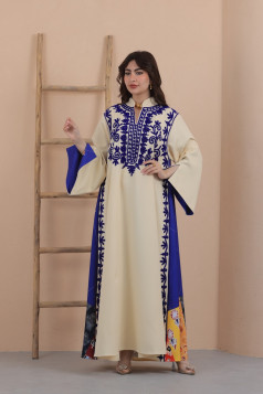 عباية سمر المزينة بتطريز عل الصدر لون (ازرق)