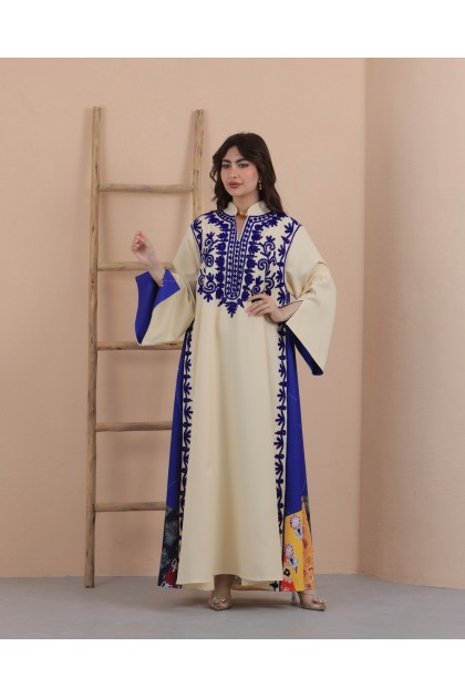 عباية سمر المزينة بتطريز عل الصدر لون (ازرق)