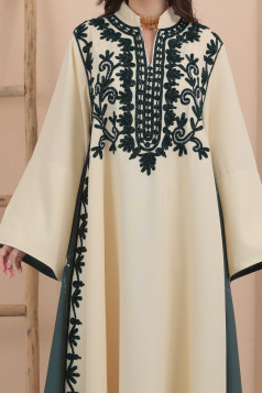 عباية سمر المزينة بتطريز عل الصدر لون (زمرد)