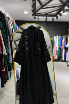 طقم عباية سيرين الرسمي المطرز  من 3 قطع (اللون الاسود)